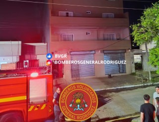 Incendio en un edificio del casco urbano oblig&oacute; a evacuar a todos los habitantes