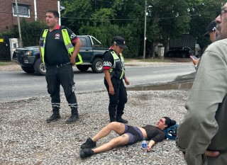 Cay&oacute; de la bicicleta y debi&oacute; ser trasladada al Hospital por las heridas sufridas