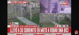 Video: menor qued&oacute; clavado en una reja tras robar una bici, adonde hab&iacute;a sido llevado por su t&iacute;o motochorro