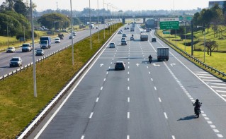 A cinco meses de la reducci&oacute;n de la velocidad m&aacute;xima en Acceso Oeste: c&oacute;mo viene siendo su impacto