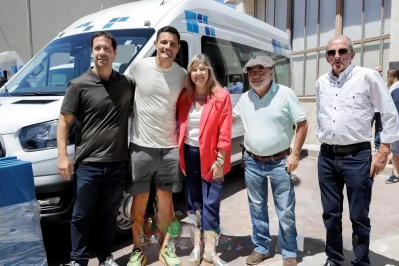 Mauro Garc&iacute;a particip&oacute; junto a Axel Kicillof de la entrega de veh&iacute;culos y equipamiento a varios municipios