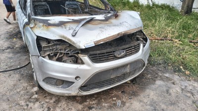 Incendio y explosión de un auto vuelve a asustar por inseguridad, explosiones y contaminación