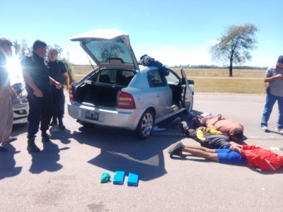Tres detenidos con coca&iacute;na tras una persecuci&oacute;n que comenz&oacute; en Gral Rodr&iacute;guez y termin&oacute; en otro distrito