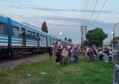 La incre&iacute;ble y desesperante situaci&oacute;n que vivi&oacute; un vecino rodriguense en un viaje del Tren Sarmiento