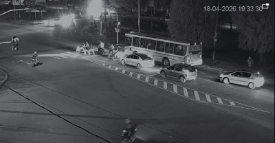 Video: as&iacute; atacan los motochorros "pira&ntilde;a" en el cruce Los Abuelitos