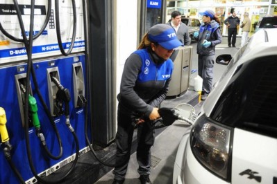 YPF anunció una baja en el precio de los combustibles: cuánto, desde cuándo y por qué razón
