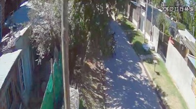 Video: le robaron a punta de pistola la bici que no termin&oacute; de pagar y todas sus pertenencias