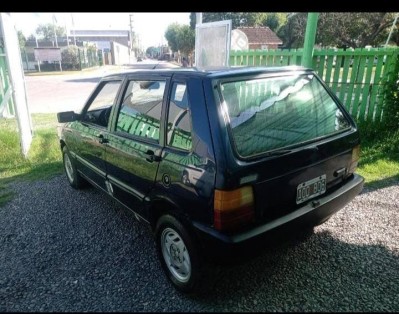 Fue a hacer un tr&aacute;mite para su hijo en el centro y en menos de 20 minutos le robaron el auto