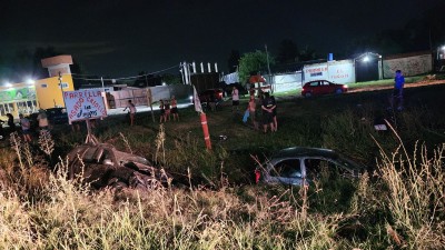 Cuatro heridos y dos veh&iacute;culos volcados tras un choque en la Ruta 24 que pudo haber sido fatal