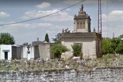 Vecina denuncia que la dejaron "encerrada" en el Cementerio Municipal