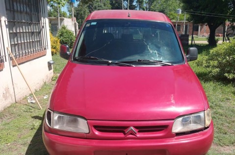Un nuevo robo en el predio de Carrefour: fueron a comprar y se quedaron sin camioneta