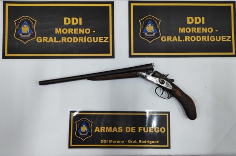 Aprehendieron a un hombre por llevar un extraño pistolón por la calle