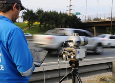 Casi 700 mil fotomultas irregulares: piden "explicaciones urgentes" al Gobierno bonaerense