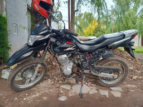 Vecino recuperó la moto que le habían robado en Las Latas: cómo fue y en qué condiciones estaba