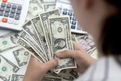 Cuáles son los dólares que saldrán de circulación y cómo impactará en nuestro país