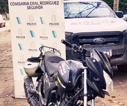 Recuperaron una moto robada tras una persecución en barrio Güemes