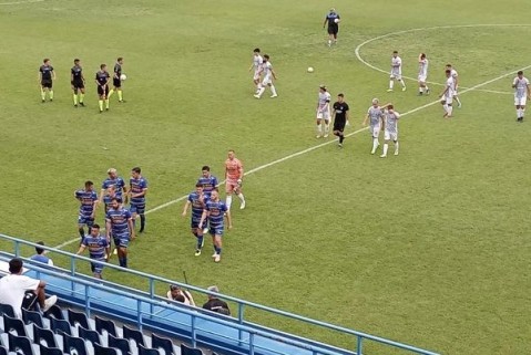 Con total justicia, Alem le ganó a Sportivo Barracas y cortó la mala racha