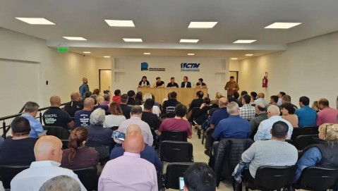 Municipales bonaerenses en estado de alerta y movilización: qué le reclaman a Kicillof