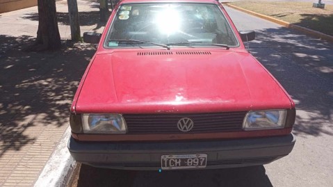 Le robaron el auto de la puerta de su casa en pleno centro