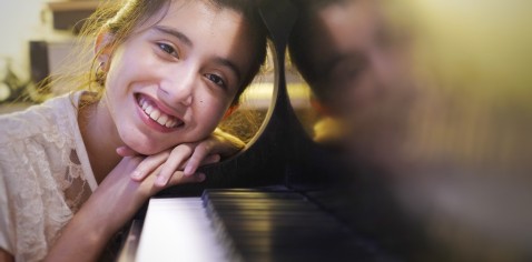 Con sólo 13 años, la pianista rodriguense Anita se va a Europa a cumplir sus sueños