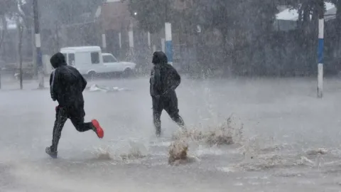 Buscan que se prohíban eventos o actividades al aire libre ante alertas meteorológicas en la Provincia