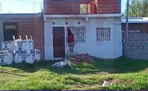 Tras el video viral de un joven ladrón atorado en las rejas de una casa, la víctima dio un impactante testimonio