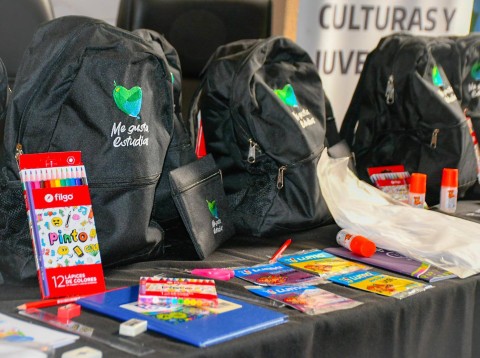 El Municipio entregó kits escolares para alumnos que arrancan 1º grado en escuelas públicas