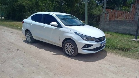 Un auto abandonado genera misterio y temor en vecinos de un barrio rodriguense