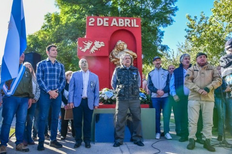 Video: así fue el emotivo acto por el Día del Veterano y de los Caídos en la Guerra de Malvinas