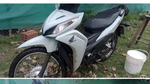 Motochorros los asaltaron violentamente cuando llegaban a su casa y no lo dudan: "son los mismos"