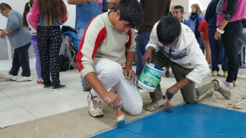 Buscan que los estudiantes bonaerenses realicen tareas comunitarias para terminar la Secundaria