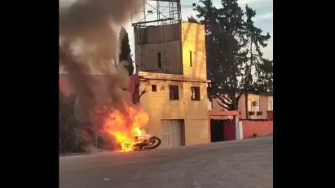 Otro incendio de moto sobre una de las Colectoras