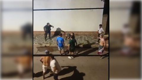 Dos hombres fueron apu&ntilde;alados y luchan por su vida tras ser atacados por otro, que fue linchado por vecinos