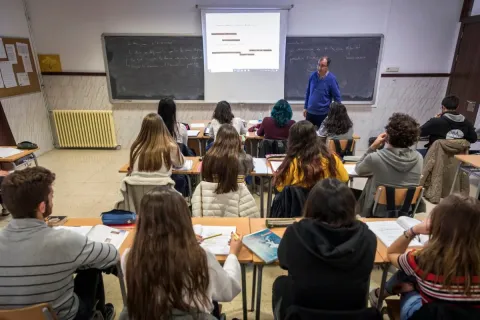 Con pequeñas modificaciones, la Provincia ratificó cuándo terminarán las clases este año