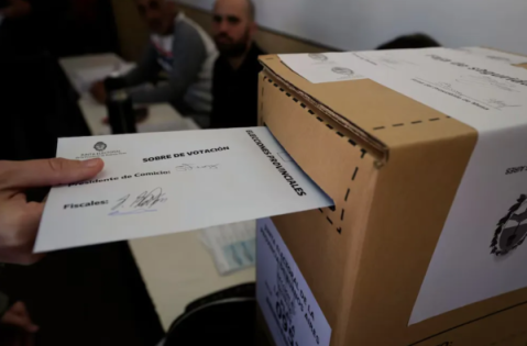 El gui&ntilde;o de la Justicia Federal a Axel Kicillof por el posible desdoblamiento electoral en 2027