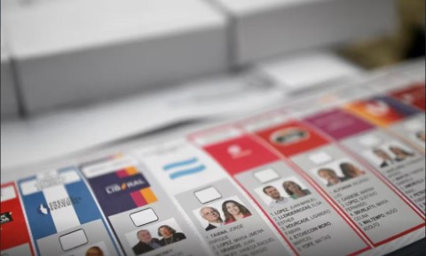 Cómo votarán las personas no videntes el domingo: el particular método que aprobó la Junta Electoral