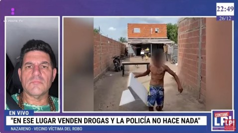 Le robaron, fue a buscarlos y los ladrones tuvieron que devolverle sus pertenencias