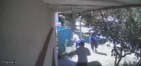 Video: así fue el violento ataque en patota contra una familia del barrio Parque Joly