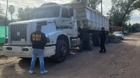 Un rodriguense detenido tras allanamientos por falso robo de cami&oacute;n en Pilar