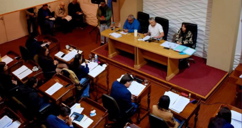 Polémica en el HCD: el oficialismo eligió priorizar el debate nacional sobre las "luces y pozos", y luego se desdijo