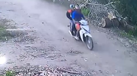 Motochorros le dieron un tiro a un hombre para robarle en barrio La Campanilla