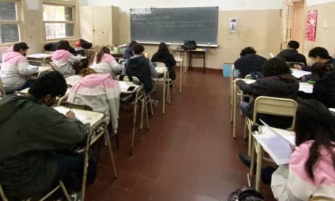 Ola de renuncias de docentes bonaerenses y pedido de explicaciones al gobernador Kicillof