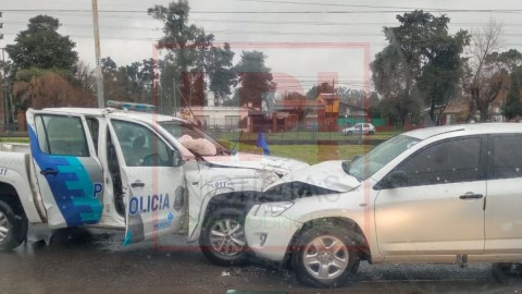 Dos mujeres hospitalizadas tras fuerte choque entre móvil policial y vehículo particular