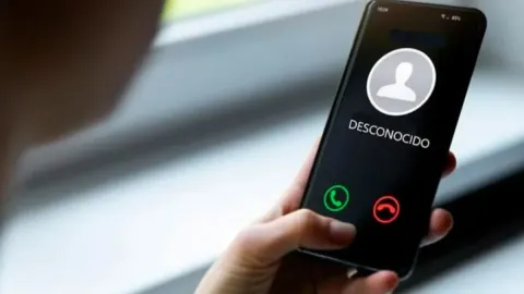 Cuáles son los cuatro prefijos telefónicos que se usan para estafar, según expertos en ciberseguridad del Gobierno