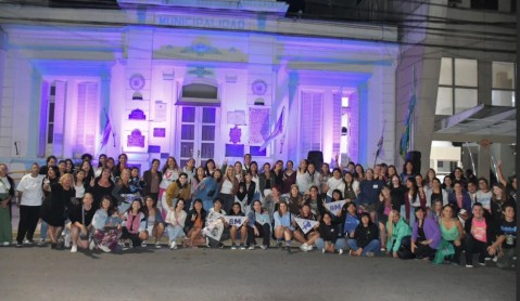 General Rodr&iacute;guez conmemor&oacute; el 8M con un acto frente al Palacio Municipal