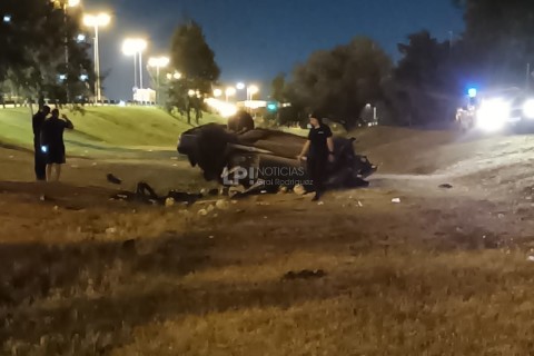 Una persona murió tras un vuelco en el kilómetro 54 de la autopista a la altura de General Rodríguez
