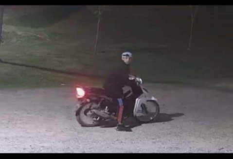 Ola de asaltos en los barrios y una duda: ¿quién es el motochorro "de la Wave blanca"?