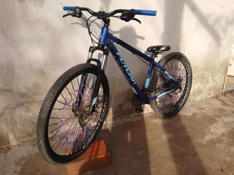 Le robaron la bicicleta de la guardería donde siempre la deja: "el dueño dice que no se acuerda"