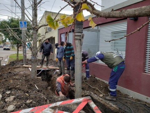 Podría verse afectado el servicio de agua en el casco urbano por la rotura de una cañería importante