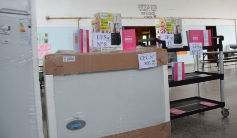 El Municipio entregó equipamiento de cocina a establecimientos educativos de Gral. Rodríguez